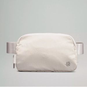 Lululemon Everywhere Belt Bag, BRAND NEW, FAST SHIPPING